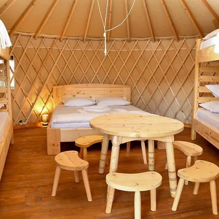 юртов лагер наедно Campingplads Neofit Rilski