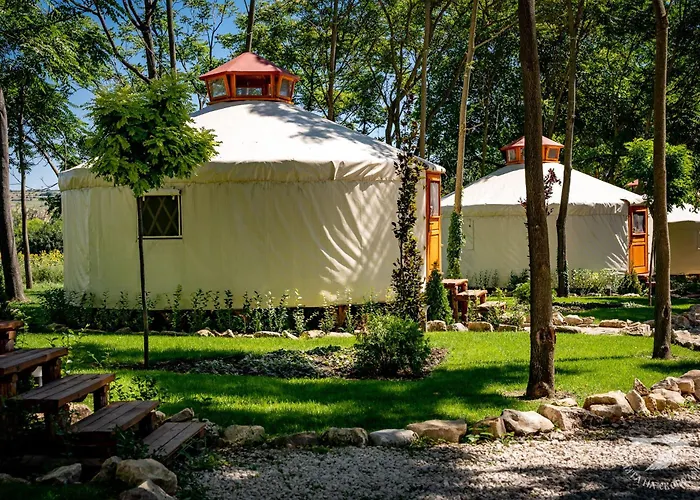 אתר קמפינג юртов лагер наедно